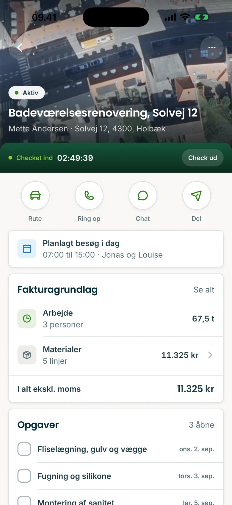 Tidlig på en iPhone: en sag med tidsregistrering i gang, fakturagrundlag og opgaver